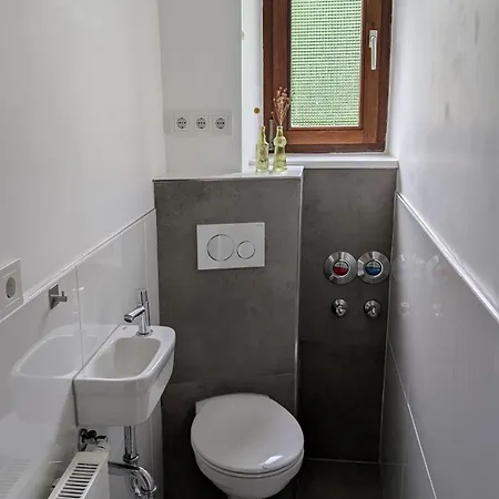 S-bahn Nah Stuttgart - Weinberg Ruhe - Verkehrsangebunden - Traumhaft Schoen Esslingen am Neckar