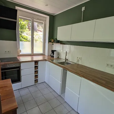 S-bahn Nah Stuttgart - Weinberg Ruhe - Verkehrsangebunden - Traumhaft Schoen